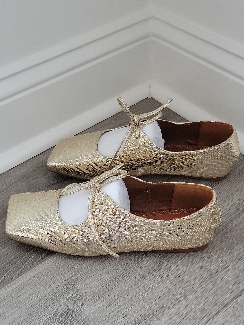 Teaieui Gold Square Toe Flats With Bow Size 8 NIB